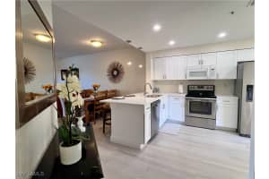 6920 Huntington Lakes Cir 103, Naples