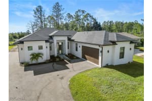 2740 35th Ave Ne, Naples