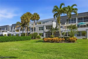 4200 Belair Ln 313, Naples
