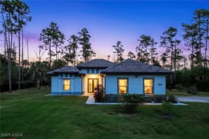 141 20th Ave Nw, Naples