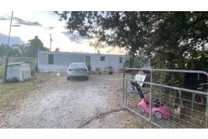 8106 Penny Dr, North Fort Myers