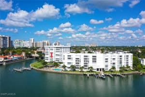 250 Park Shore Dr E 101, Naples