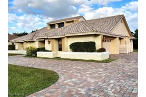 28432 Las Palmas Cir, Bonita Springs