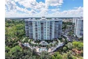 325 Dunes Blvd 403, Naples 325 Dunes Blvd 403, Naples