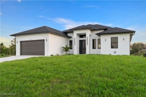 2714 24th St W, Lehigh Acres