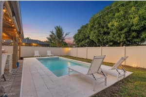 523 107th Ave N, Naples