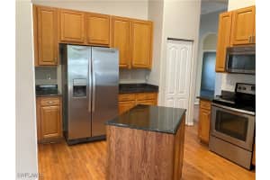 135 Glen Eagle Cir, Naples