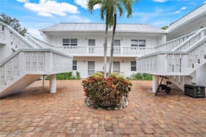 780 10th Ave S 22, Naples