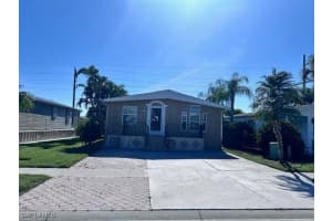 1105 Silver Lakes Blvd, Naples