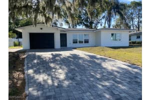 1204 Lake Elbert Dr Se, Winter Haven