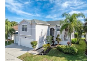 320 Spider Lily Ln, Naples