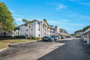 7842 Regal Heron Cir 201, Naples