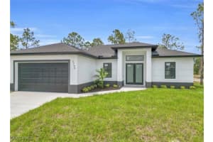 2700 42nd St W, Lehigh Acres