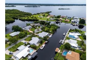 2153 Channel Way W, North Fort Myers