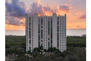 7515 Pelican Bay Blvd 19c, Naples