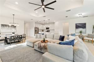 10494 Ventana Ln, Naples