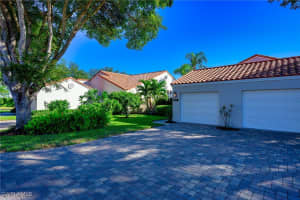 833 Reef Point Cir, Naples
