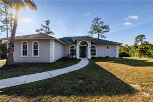 461 Everglades Blvd N, Naples