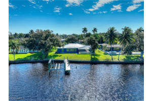 4867 E Riverside Dr, Fort Myers