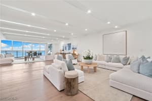 11125 Gulf Shore Dr Ph-1, Naples