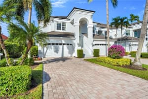 1701 Gulfstar Dr S 103, Naples
