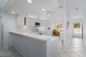 6660 Beach Resort Dr 16, Naples