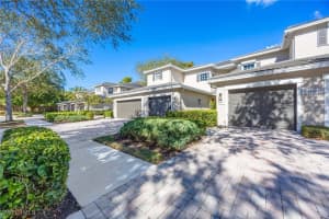7099 Pond Cypress Ct 5-201, Naples