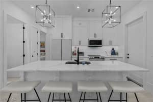 2499 Pine St, Naples