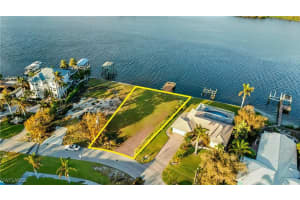 5630 Williams Dr, Fort Myers Beach