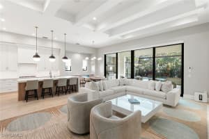 2036 Cambridge Park Dr, Naples