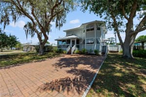 2040 Clarke Ave, Fort Myers