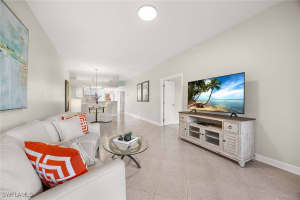 6830 Beach Resort Dr 15, Naples