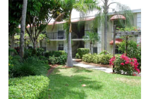 2555 Tamiami Trl N 256, Naples