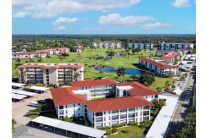 53 High Point Cir W 101, Naples