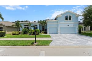 371 Burnt Pine Dr, Naples