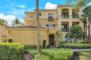 2855 Tiburon Blvd E 101, Naples