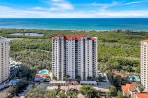 7225 Pelican Bay Blvd 604, Naples