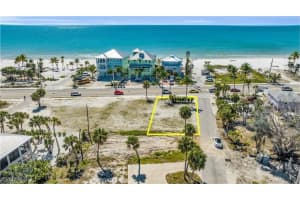 96 Hercules Dr, Fort Myers Beach