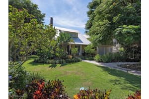 680 8th Ave S, Naples