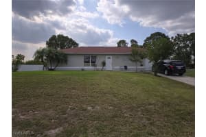 909 Sally Ave N, Lehigh Acres