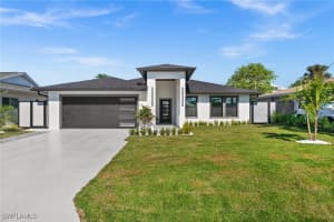 135 Tahiti Cir, Naples