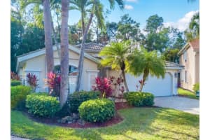 7809 Stratford Dr, Naples