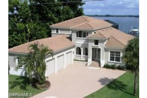 4463 E Riverside Dr, Fort Myers