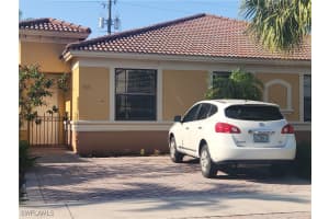 7512 Bristol Cir, Naples