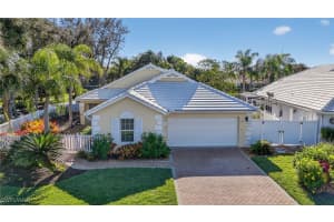 1331 Old Oak Ln, Naples