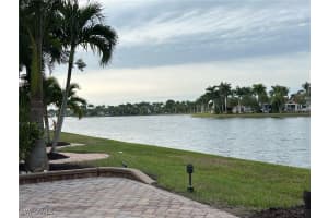 4445 Southern Breeze Dr, Naples