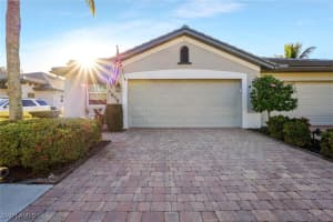 1619 Cayman Ct 23, Naples