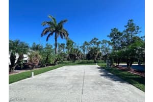 1252 Diamond Lake Cir, Naples