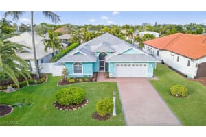 41 4th St, Bonita Springs
