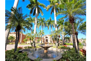 1160 Wildwood Lakes Blvd 304, Naples